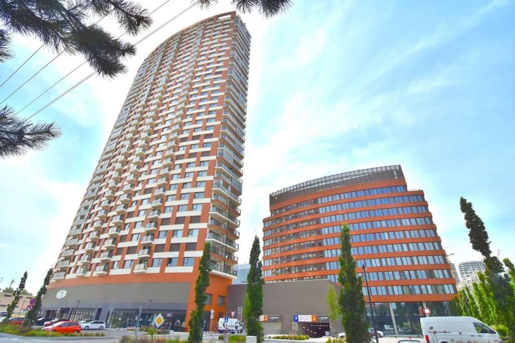 Downtown Charm With Free Parking Spot Apartment บราติสลาวา ภายนอก รูปภาพ